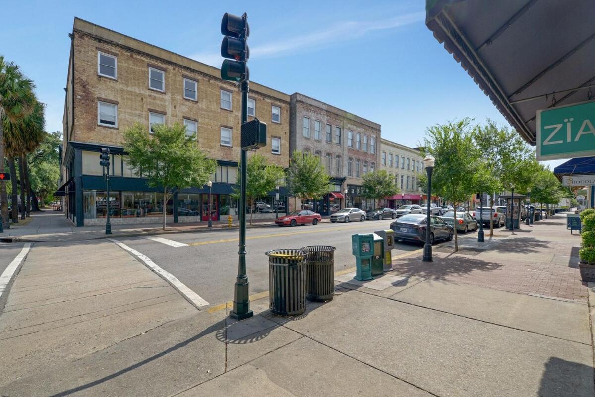 Downtown Loft- Steps Away From Plant Riverside! Apartamento Savannah