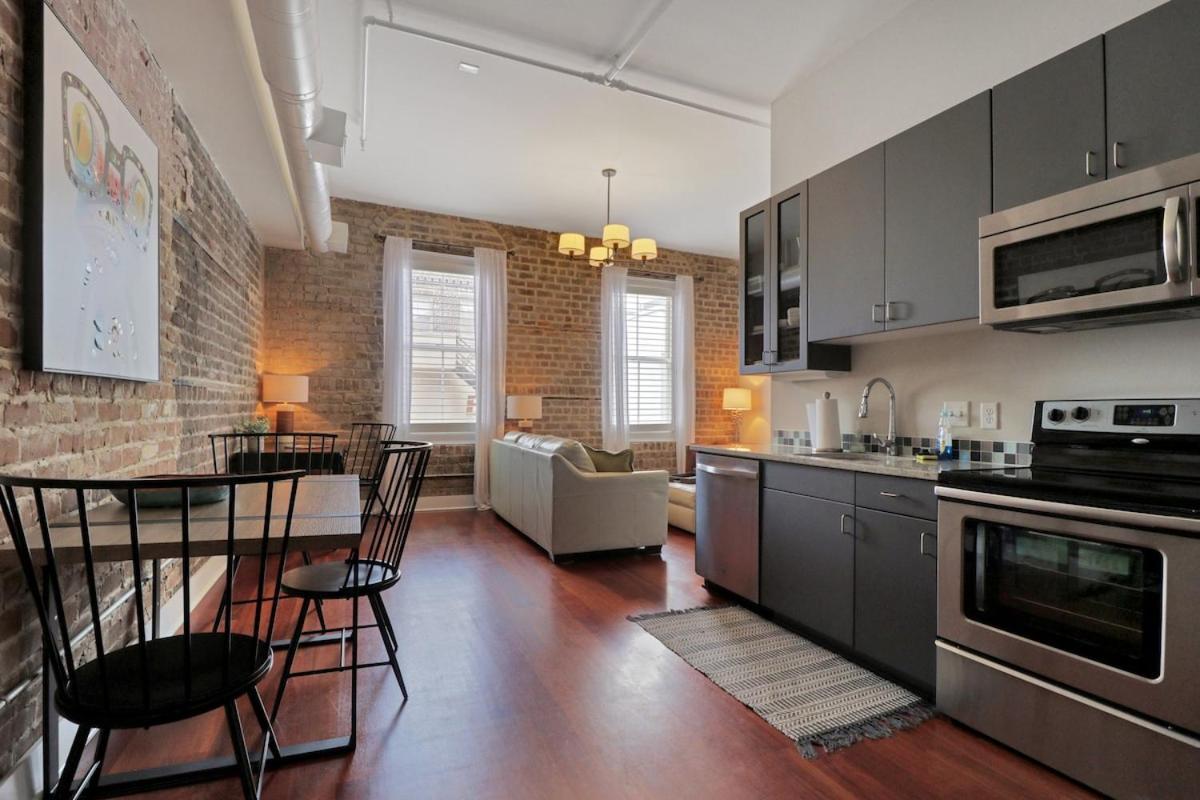 Downtown Loft- Steps Away From Plant Riverside! Appartement