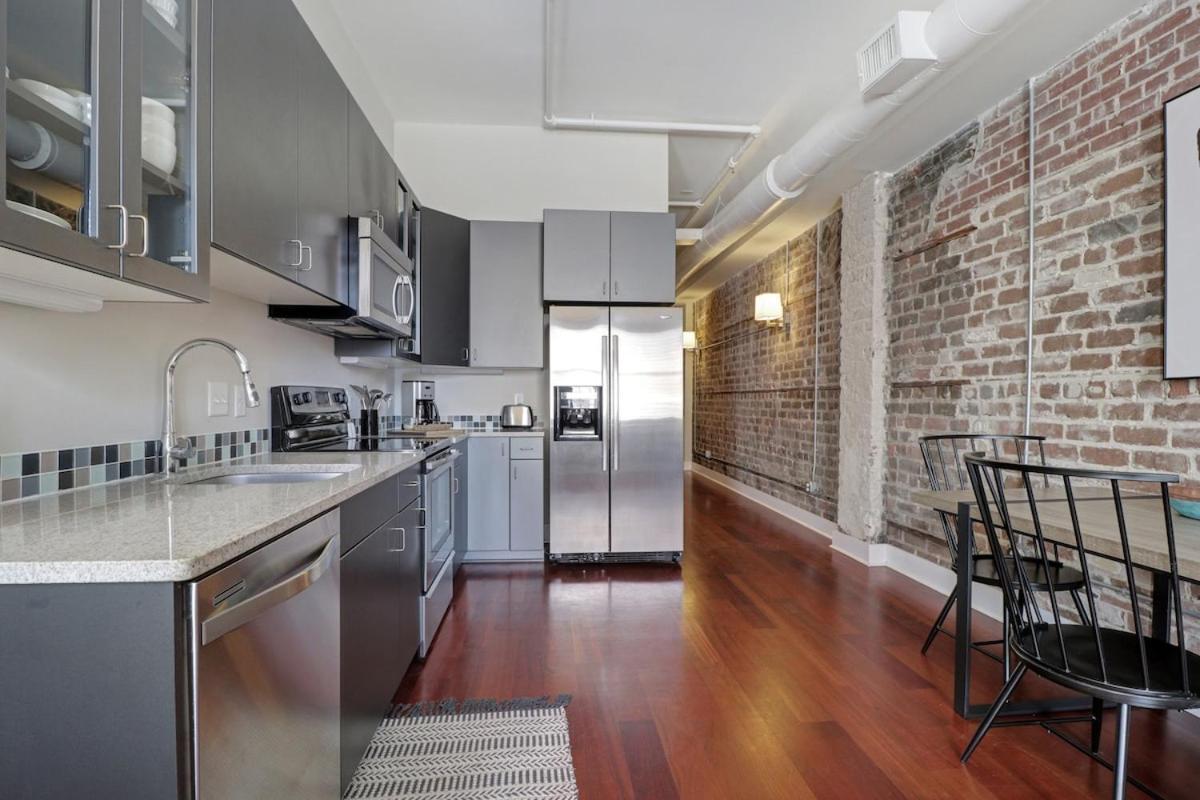 Appartement Downtown Loft- Steps Away From Plant Riverside!