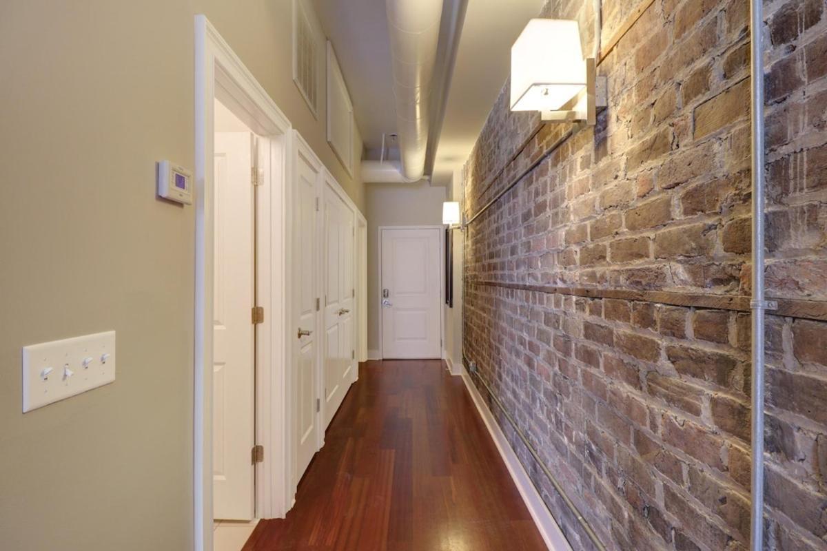 Downtown Loft- Steps Away From Plant Riverside! Appartement *