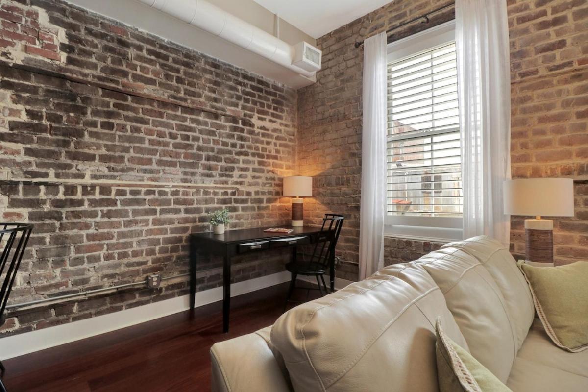 Downtown Loft- Steps Away From Plant Riverside! Appartement *