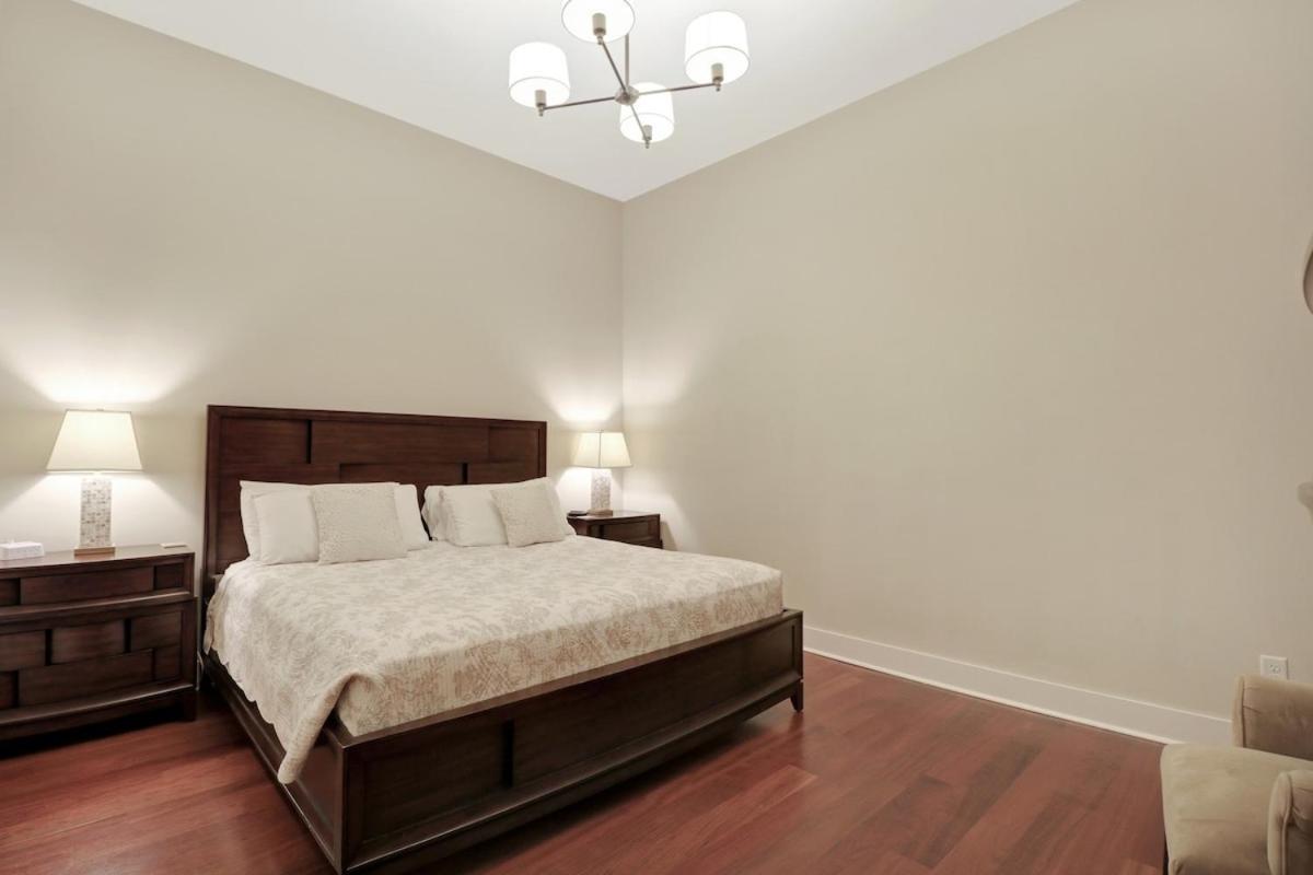 Downtown Loft- Steps Away From Plant Riverside! Appartement *